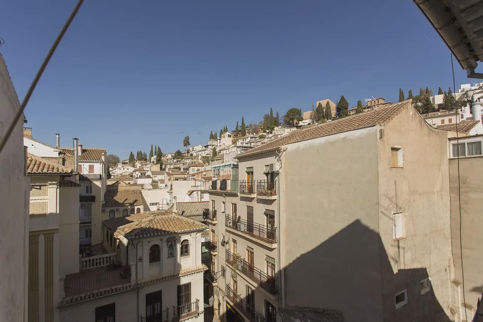 Flat for sale in Granada city - € 375,000 (Ref: 9837468)