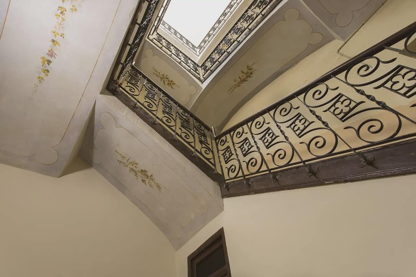 Flat for sale in Granada city - € 375,000 (Ref: 9837468)
