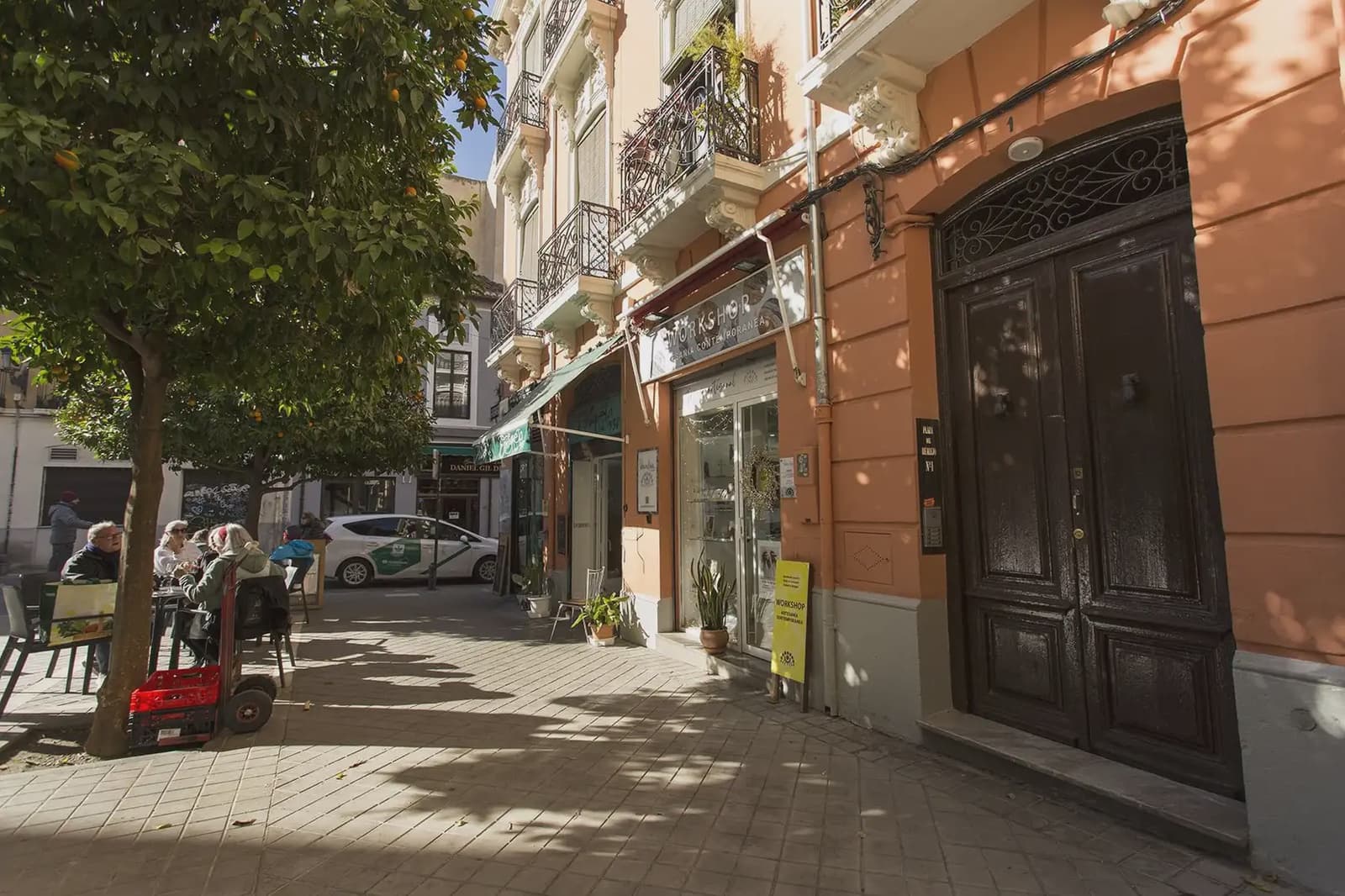Flat for sale in Granada city - € 375,000 (Ref: 9837468)