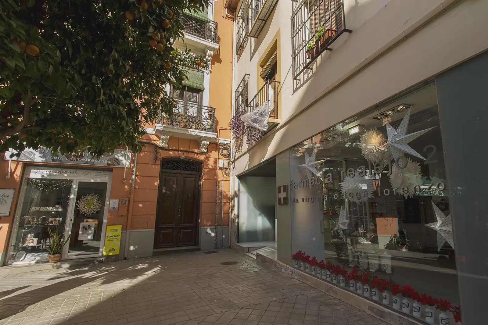 Flat for sale in Granada city - € 375,000 (Ref: 9837468)