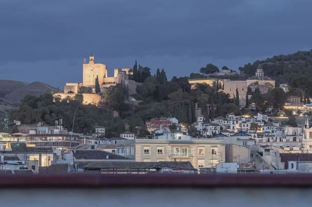 Penthouse til salg i Centro - Sagrario, Granada by - € 995.000 (Ref: 9837469)