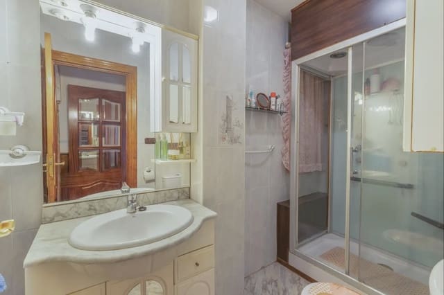 Villa til salgs i Santa Fe med garasje - € 194 900 (Ref: 9837474)