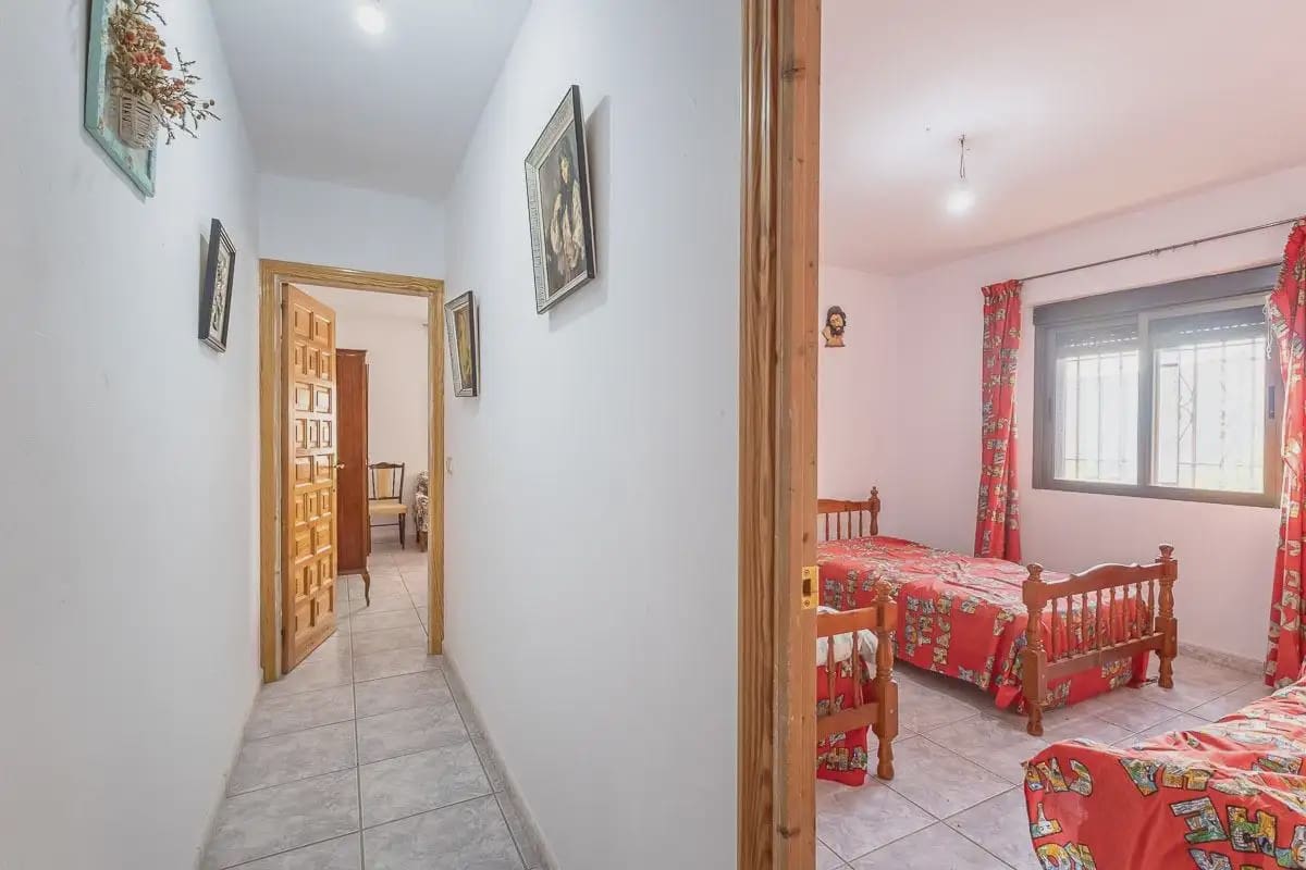 Finca/Herregård til salgs i Monachil med svømmebasseng - € 170 000 (Ref: 9837475)