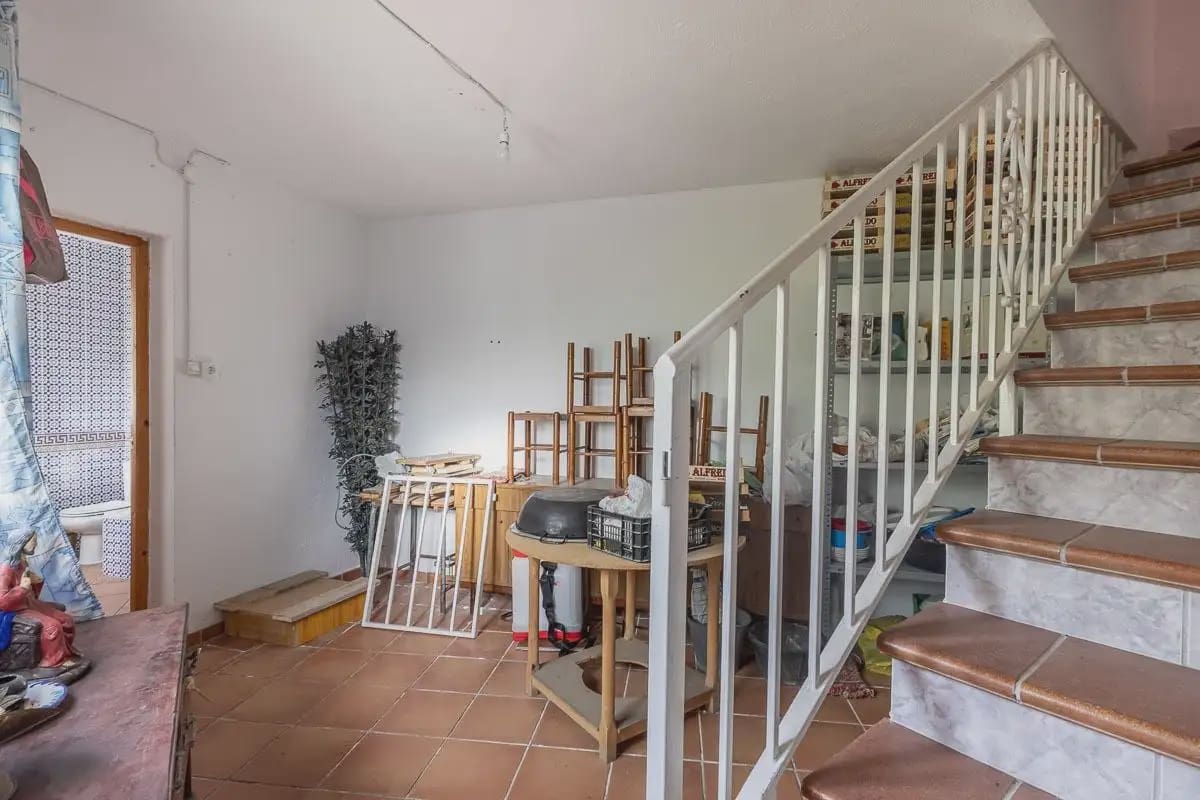 Finca/Herregård til salgs i Monachil med svømmebasseng - € 170 000 (Ref: 9837475)