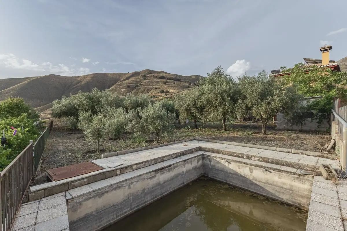 Finca/Herregård til salgs i Monachil med svømmebasseng - € 170 000 (Ref: 9837475)