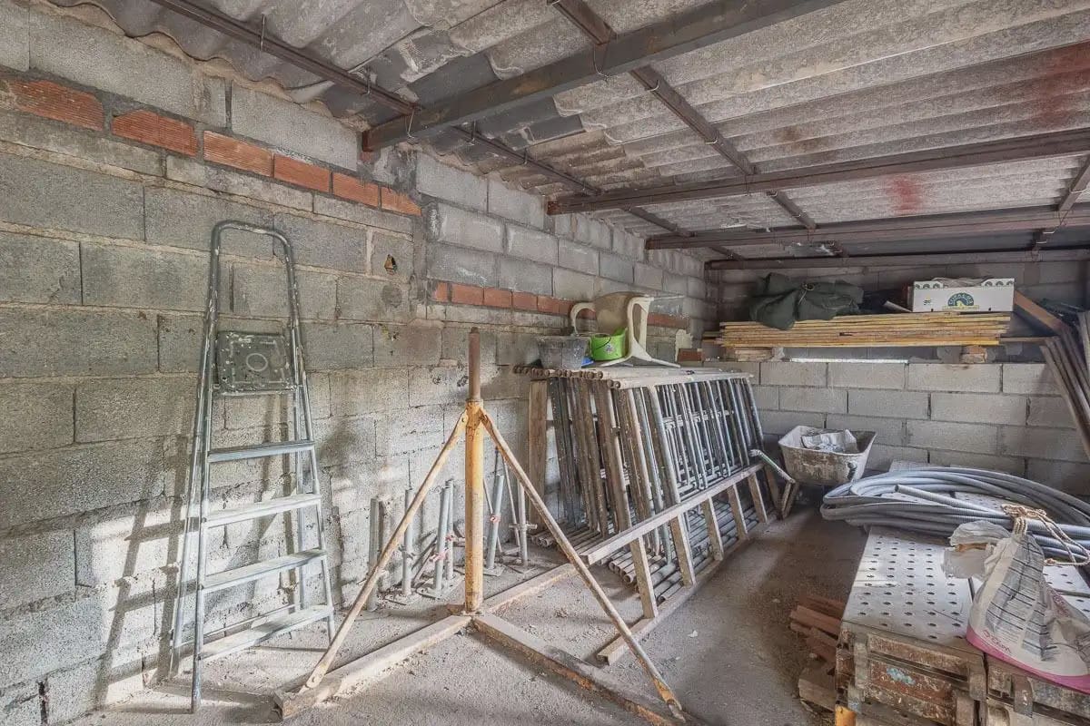 Finca/Herregård til salgs i Monachil med svømmebasseng - € 170 000 (Ref: 9837475)