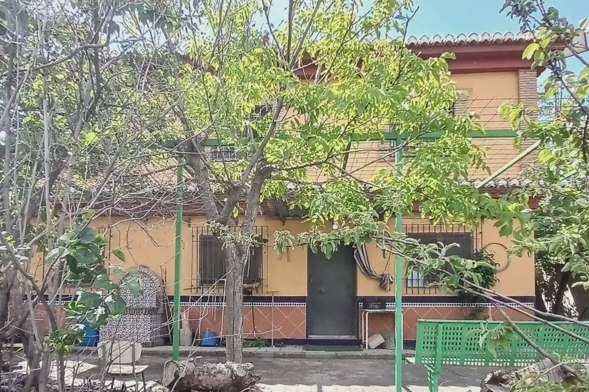 Finca/Herregård til salgs i Monachil med svømmebasseng - € 170 000 (Ref: 9837475)