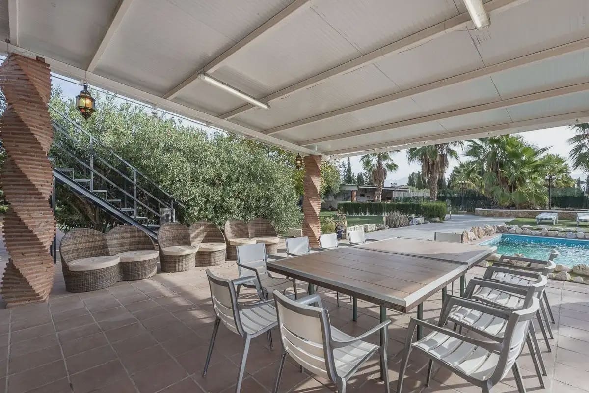 Finca/Landehus til salg i Atarfe med swimmingpool - € 450.000 (Ref: 9837476)