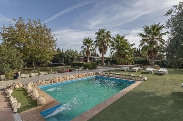 Finca/Landehus til salg i Atarfe med swimmingpool - € 450.000 (Ref: 9837476)