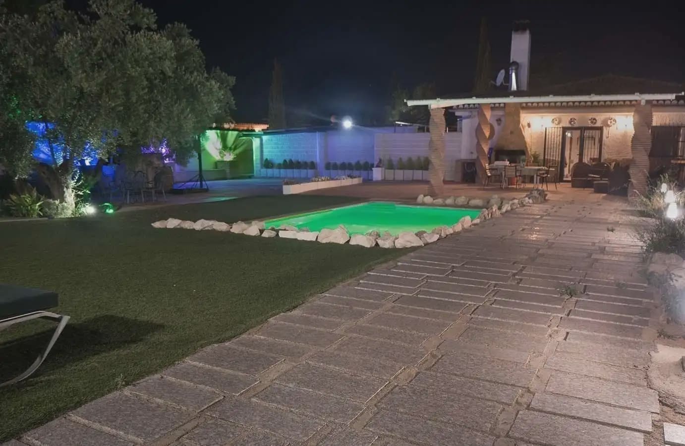 Finca/Landehus til salg i Atarfe med swimmingpool - € 450.000 (Ref: 9837476)