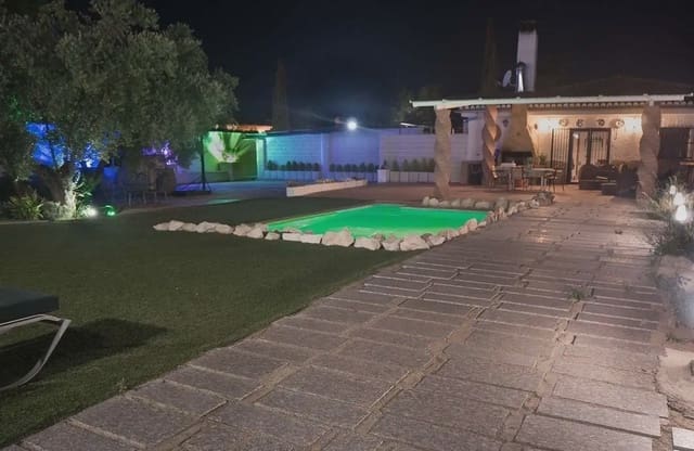 Finca/Landehus til salg i Atarfe med swimmingpool - € 450.000 (Ref: 9837476)