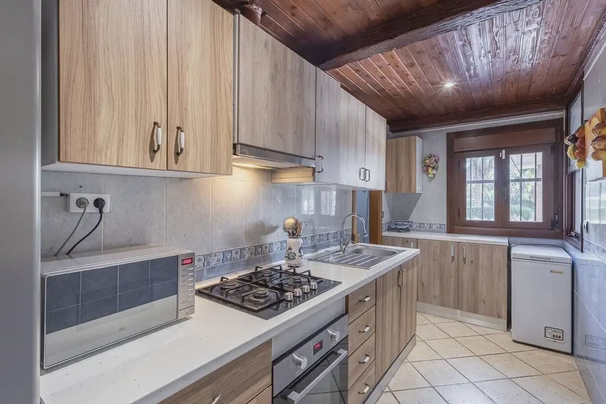 Finca/Landehus til salg i Atarfe med swimmingpool - € 450.000 (Ref: 9837476)
