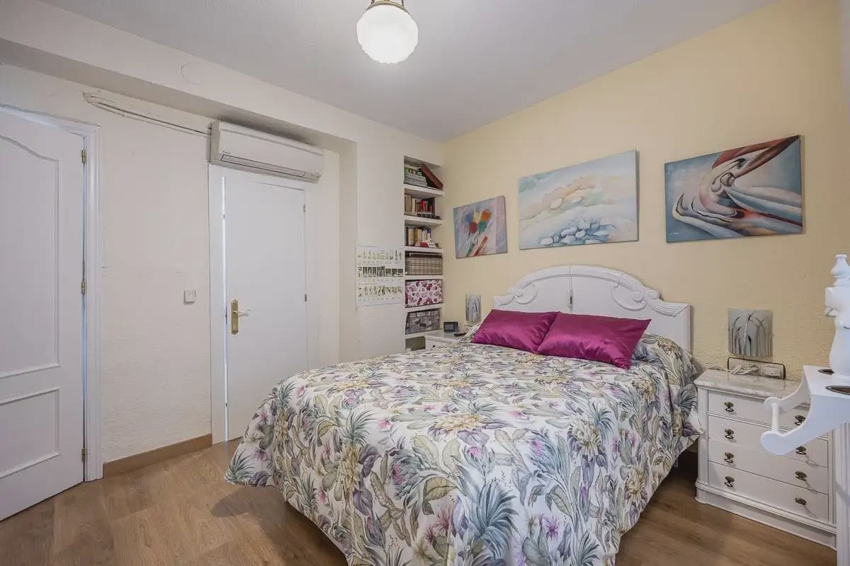 Omakotitalo myytävänä paikassa Monachil mukana uima-altaan 
autotalli - 240 000 € (Ref: 9837477)