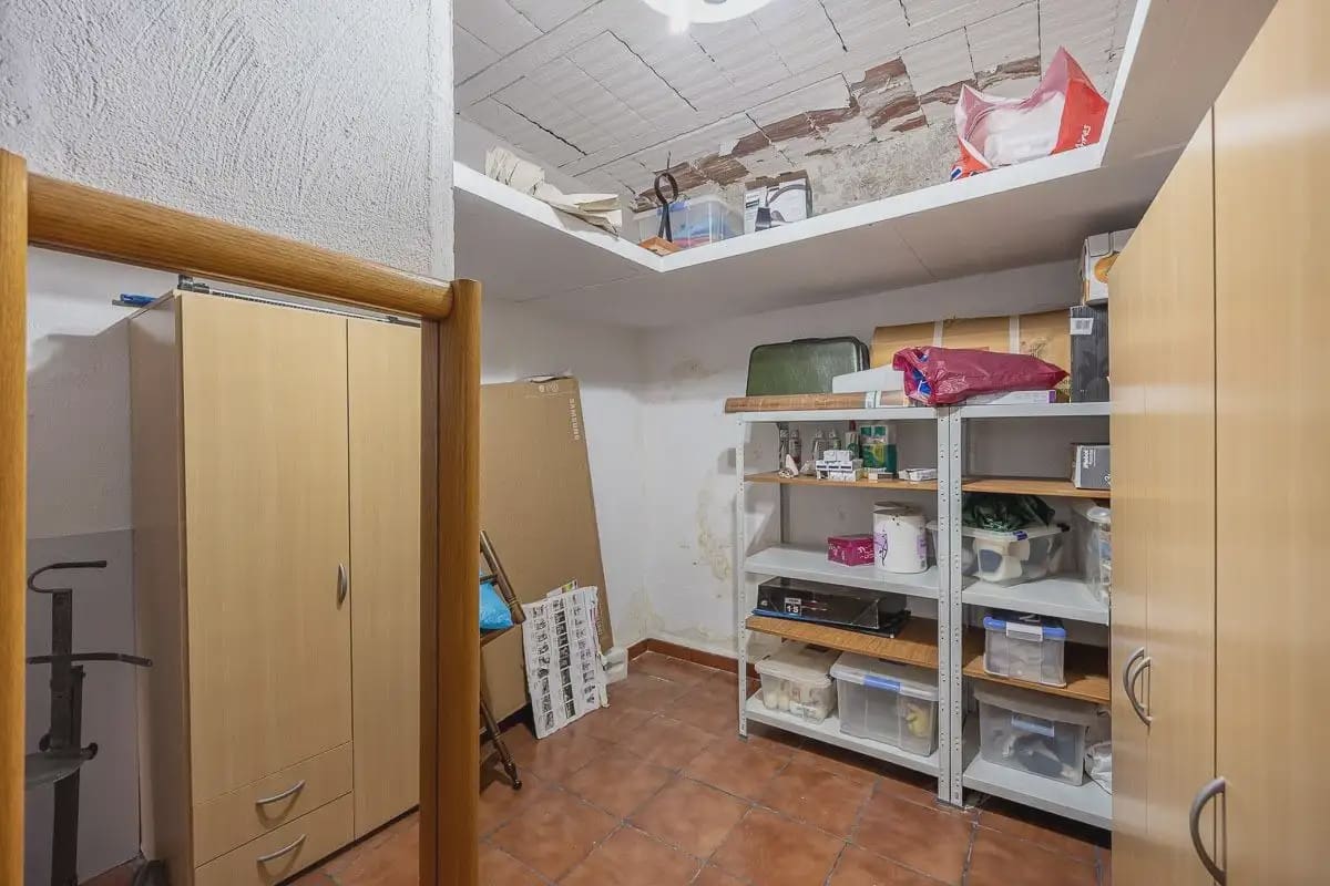 Omakotitalo myytävänä paikassa Monachil mukana uima-altaan 
autotalli - 240 000 € (Ref: 9837477)