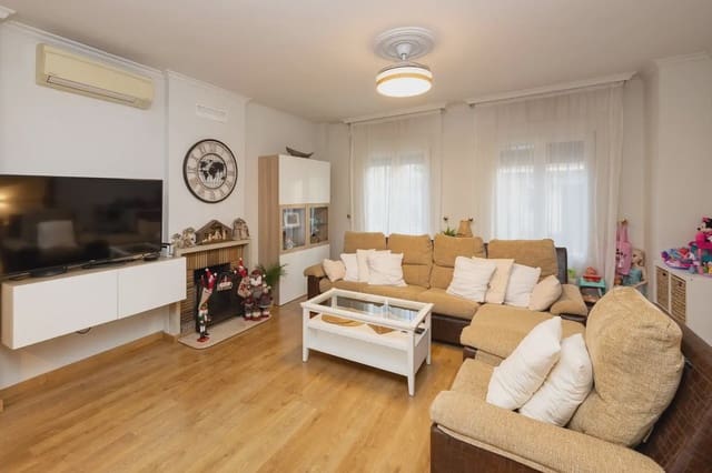 Semi-Rækkehus til salg i Ogíjares med garage - € 339.000 (Ref: 9837479)