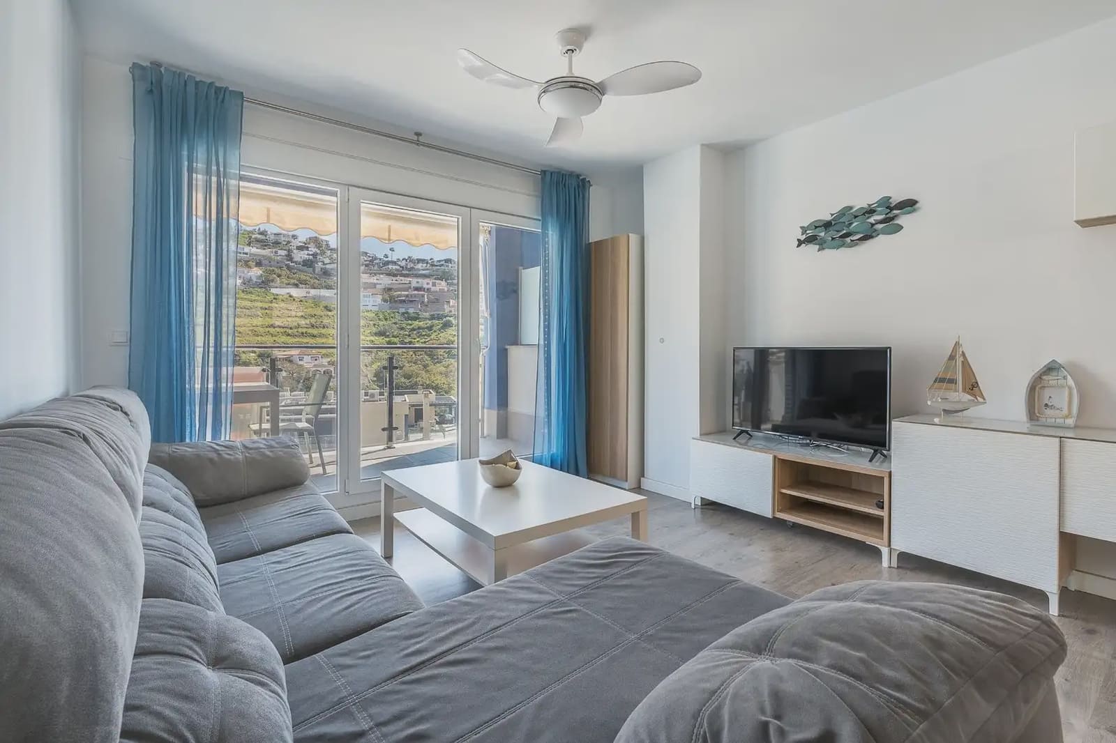 Flat for sale in Almunecar with pool garage - € 355,000 (Ref: 9837481)