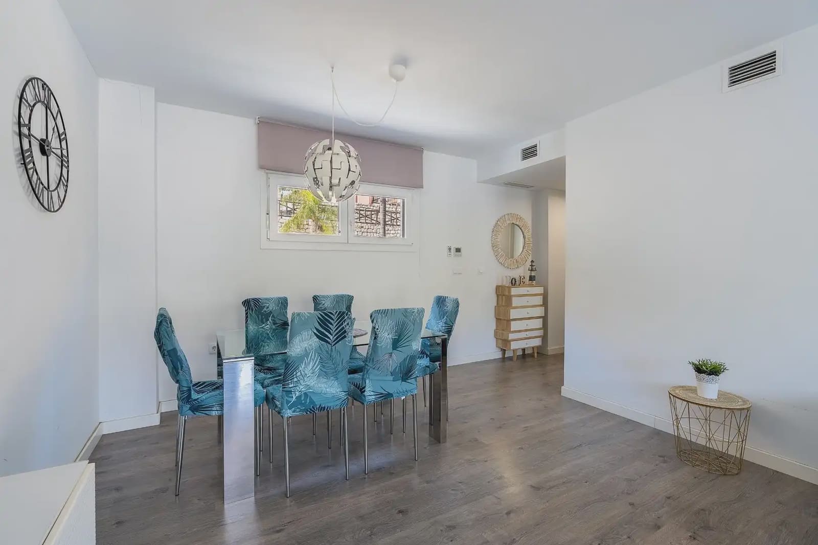 Flat for sale in Almunecar with pool garage - € 355,000 (Ref: 9837481)