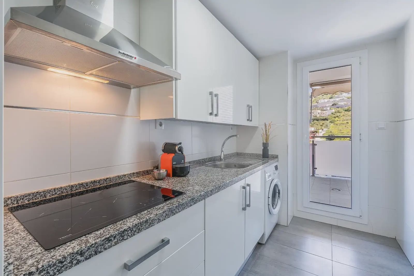 Flat for sale in Almunecar with pool garage - € 355,000 (Ref: 9837481)