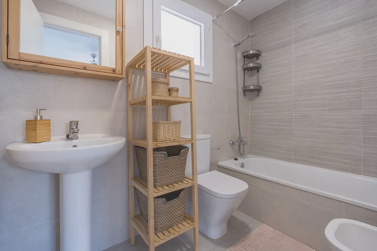 Flat for sale in Almunecar with pool garage - € 355,000 (Ref: 9837481)