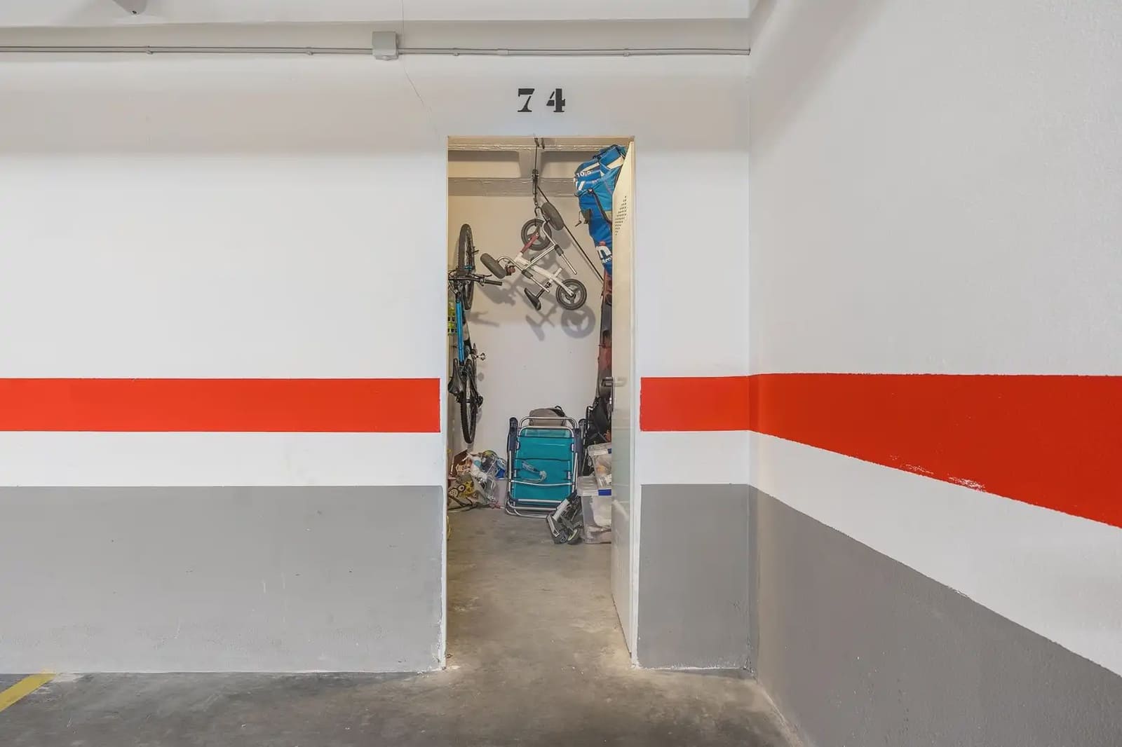 Flat for sale in Almunecar with pool garage - € 355,000 (Ref: 9837481)