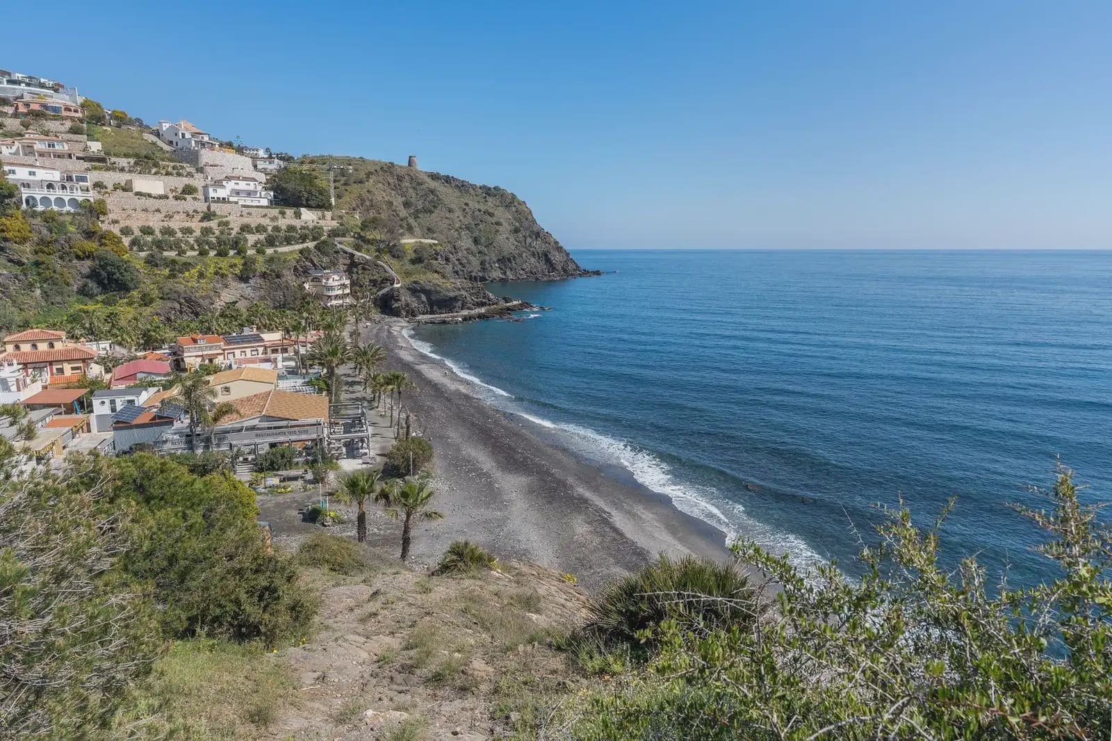 Flat for sale in Almunecar with pool garage - € 355,000 (Ref: 9837481)