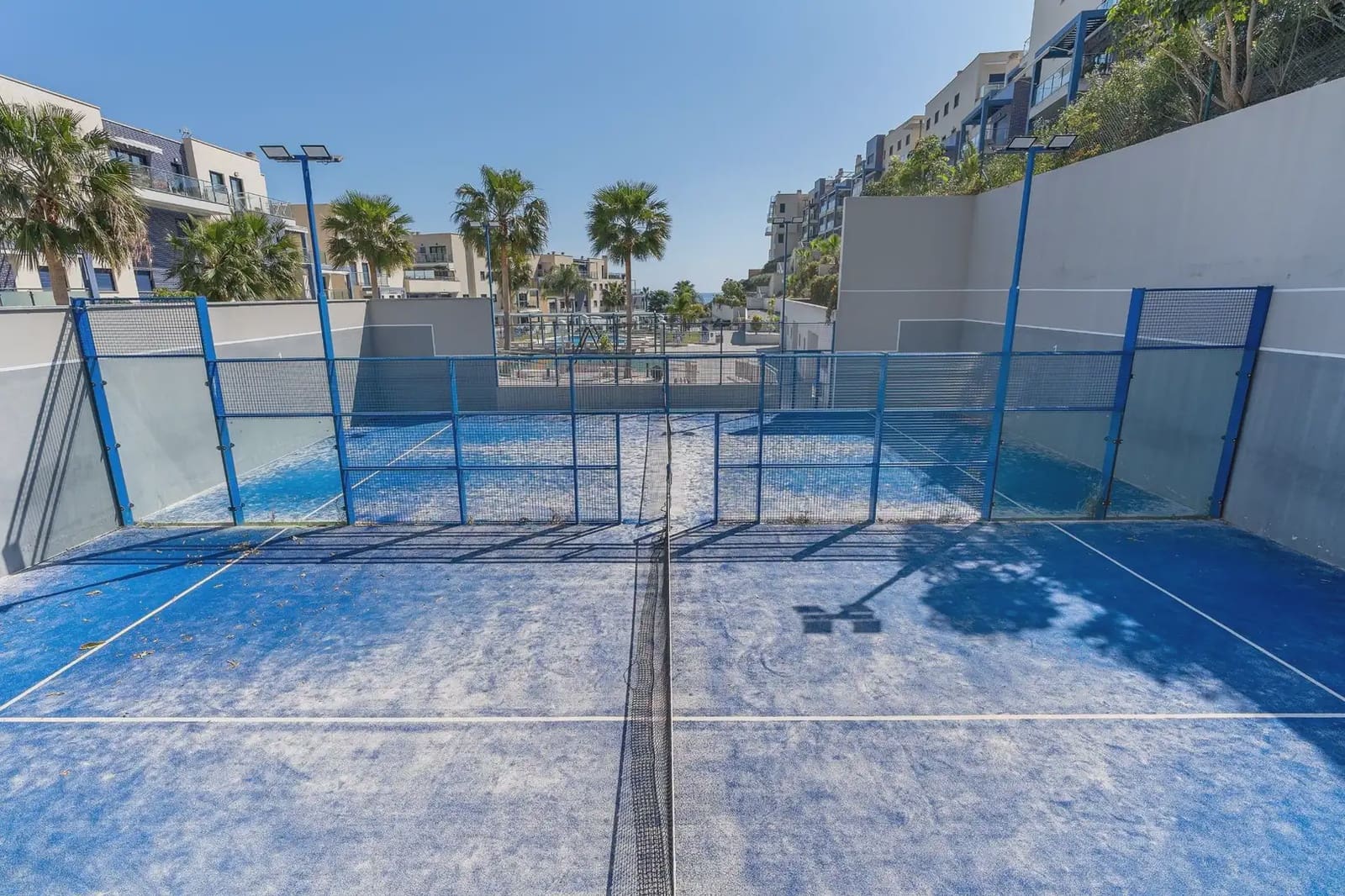Flat for sale in Almunecar with pool garage - € 355,000 (Ref: 9837481)