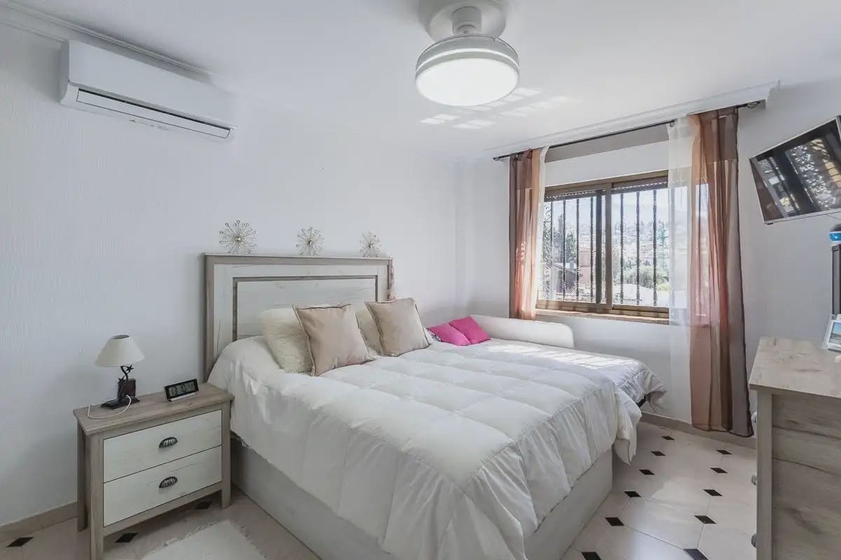 Villa zu verkaufen in Monachil mit Garage - 315.000 € (Ref: 9837482)