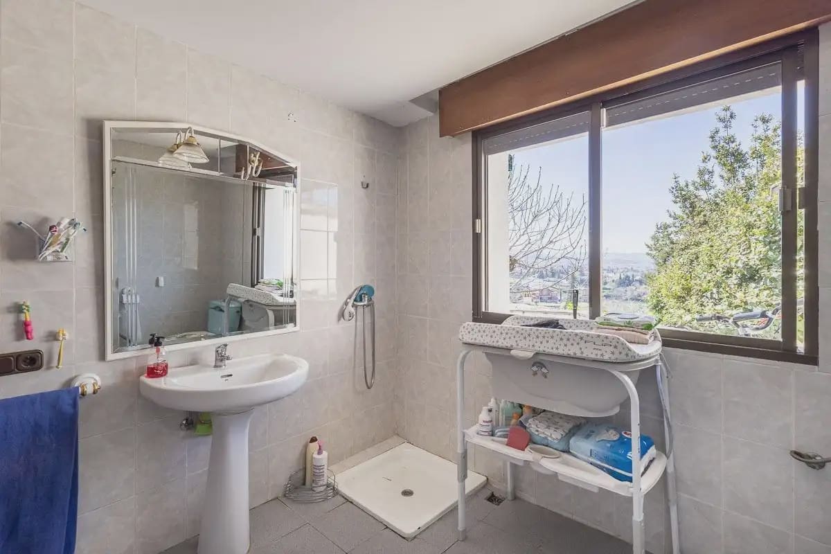 Villa zu verkaufen in Monachil mit Garage - 315.000 € (Ref: 9837482)