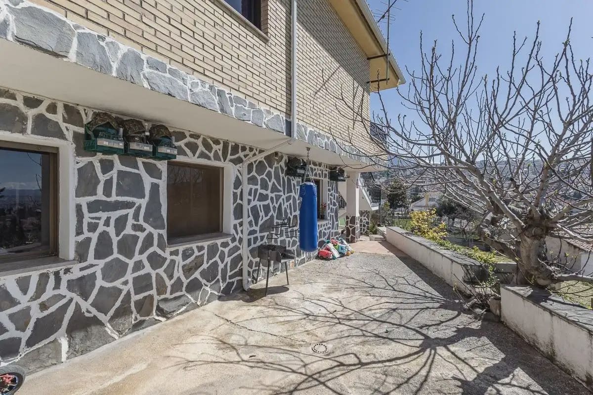 Villa zu verkaufen in Monachil mit Garage - 315.000 € (Ref: 9837482)