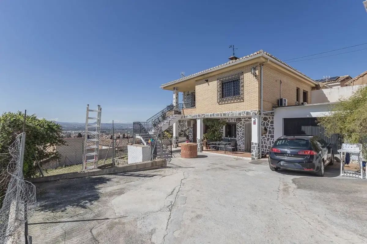 Villa zu verkaufen in Monachil mit Garage - 315.000 € (Ref: 9837482)