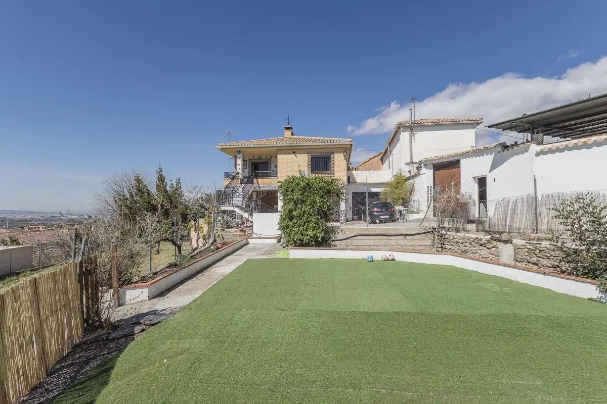 Villa zu verkaufen in Monachil mit Garage - 315.000 € (Ref: 9837482)