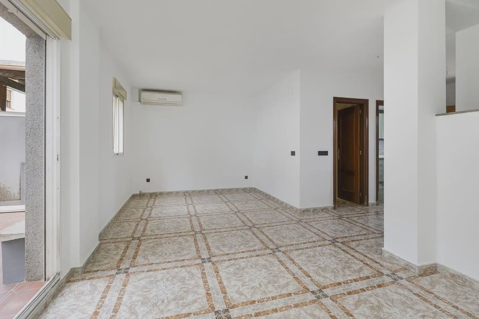 Lejlighed til salg i Ogijares med garage - € 230.000 (Ref: 9837484)