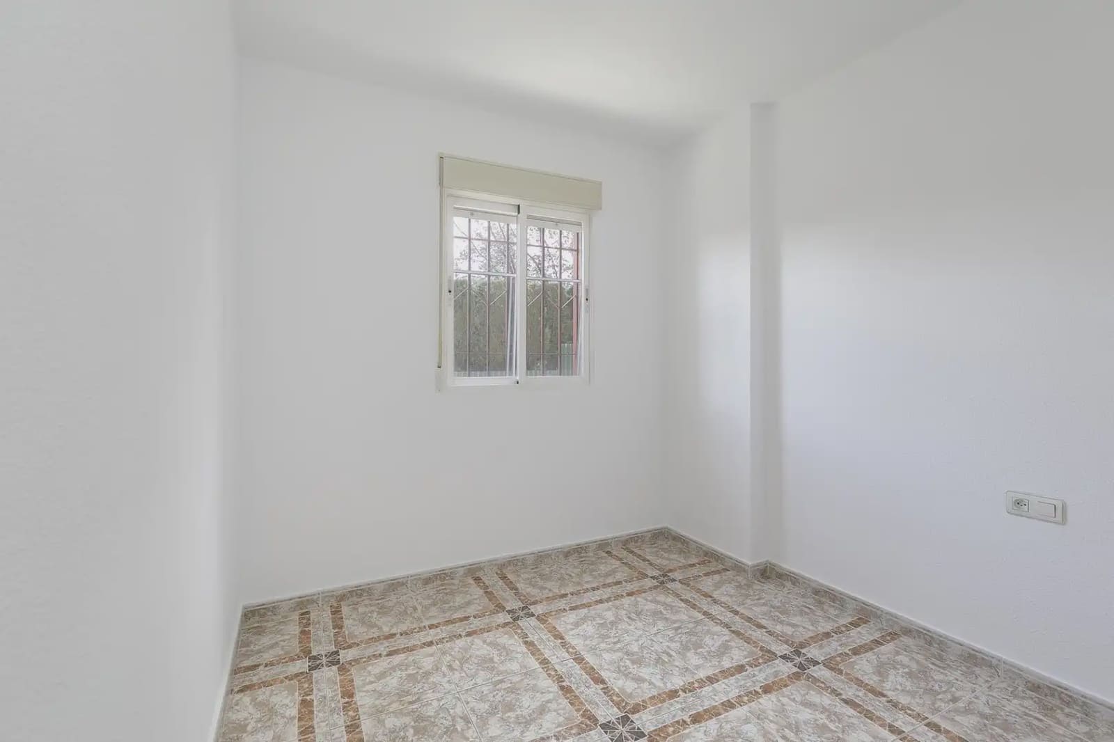 Lejlighed til salg i Ogijares med garage - € 230.000 (Ref: 9837484)