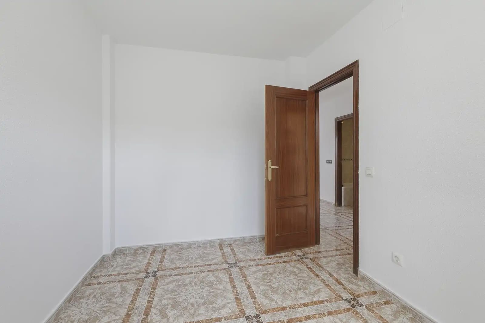 Lejlighed til salg i Ogijares med garage - € 230.000 (Ref: 9837484)