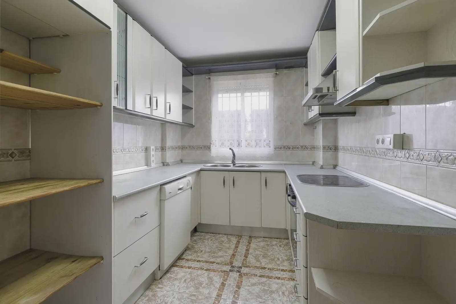 Lejlighed til salg i Ogijares med garage - € 230.000 (Ref: 9837484)