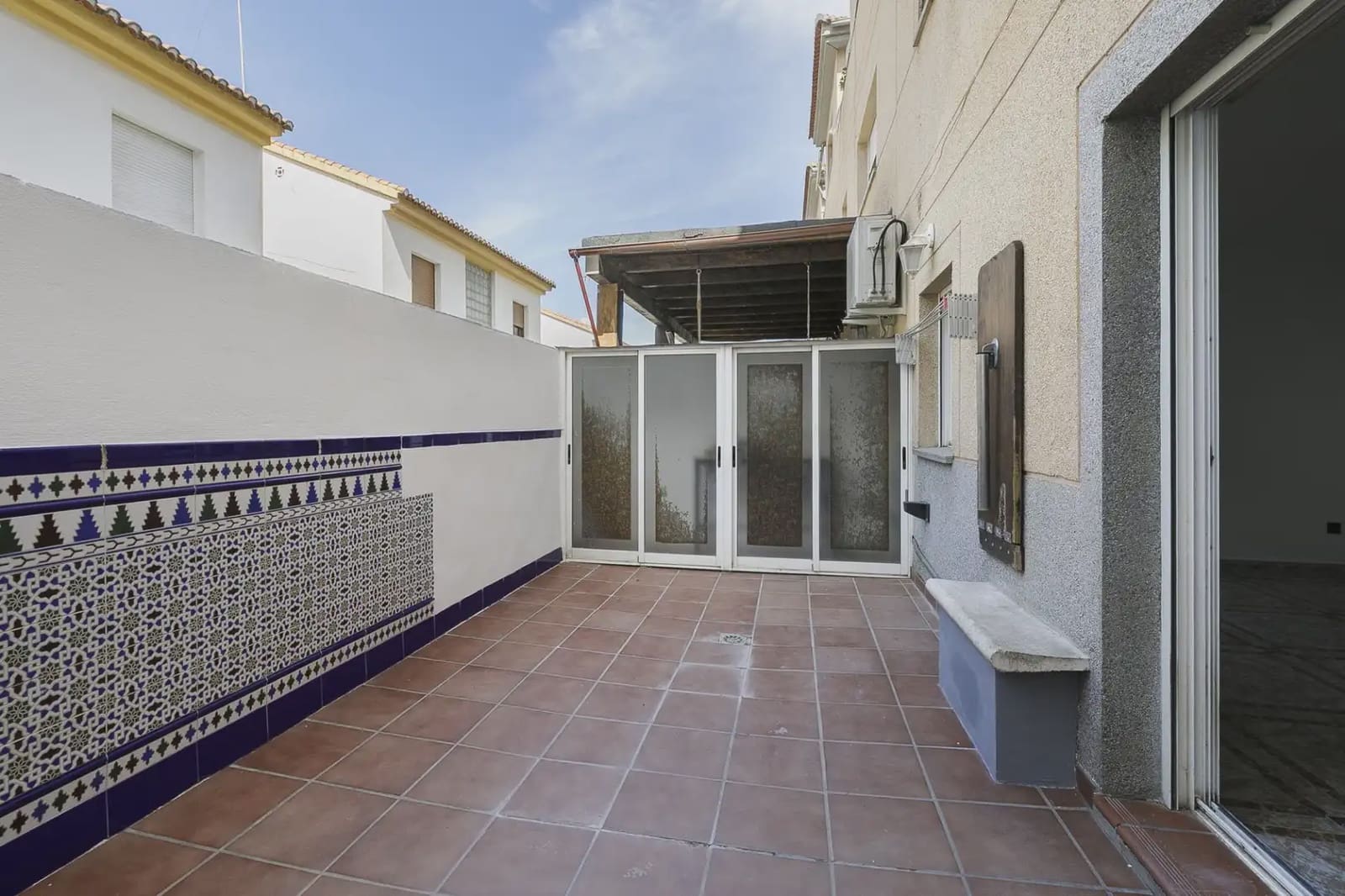 Lejlighed til salg i Ogijares med garage - € 230.000 (Ref: 9837484)