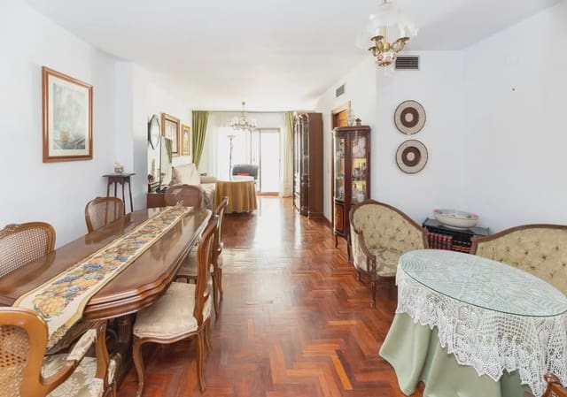 Lejlighed til salg i Figares, Granada by med garage - € 460.000 (Ref: 9837485)