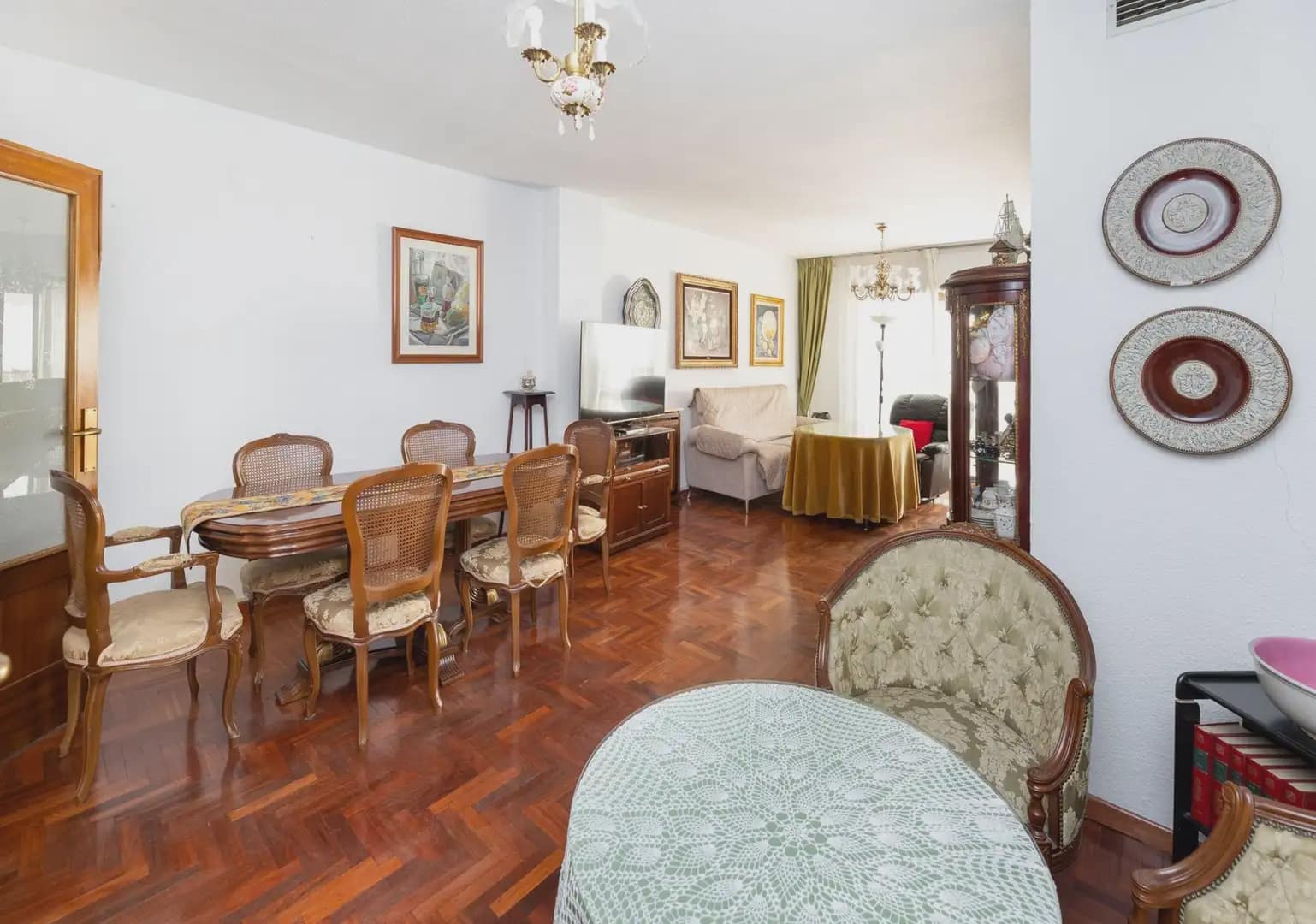 Flat for sale in Granada city with garage - € 460,000 (Ref: 9837485)