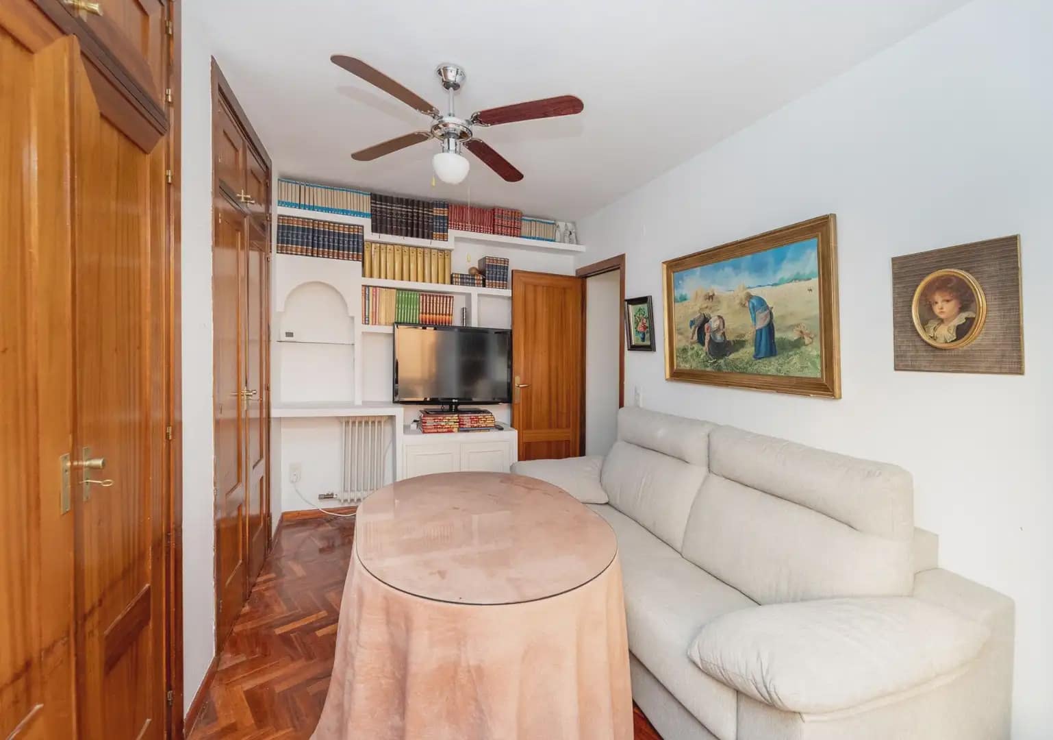 Flat for sale in Granada city with garage - € 460,000 (Ref: 9837485)