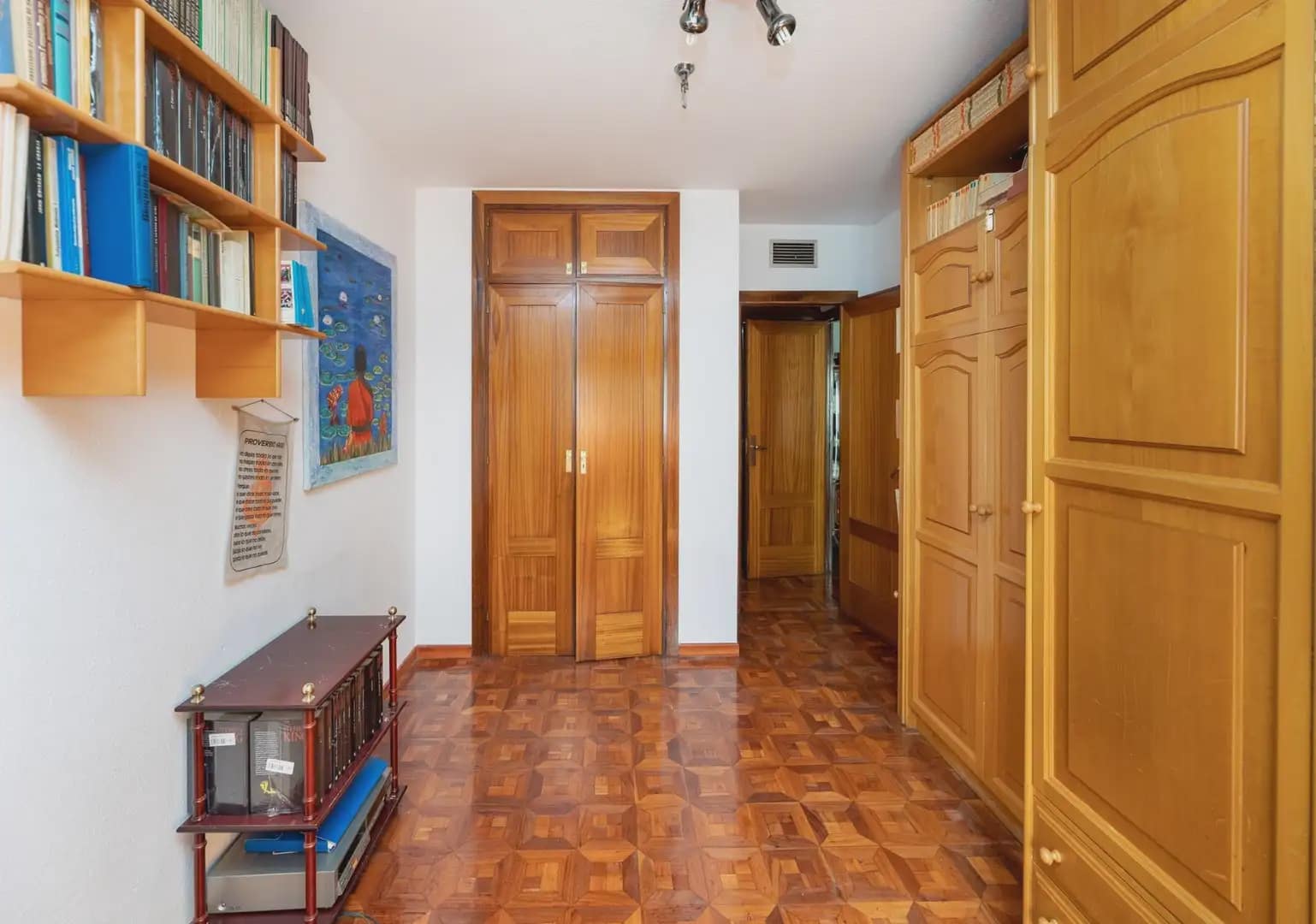 Flat for sale in Granada city with garage - € 460,000 (Ref: 9837485)