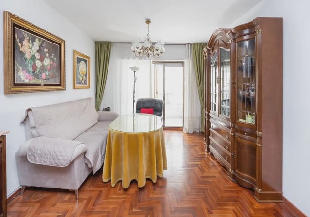 Lejlighed til salg i Figares, Granada by med garage - € 460.000 (Ref: 9837485)