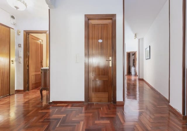 Lejlighed til salg i Figares, Granada by med garage - € 460.000 (Ref: 9837485)