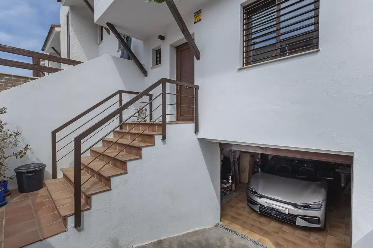 Semi-detached Villa for sale in Monachil with pool garage - € 310,000 (Ref: 9837486)