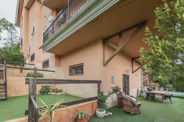 Villa til salgs i Gójar med svømmebasseng garasje - € 425 000 (Ref: 9837487)
