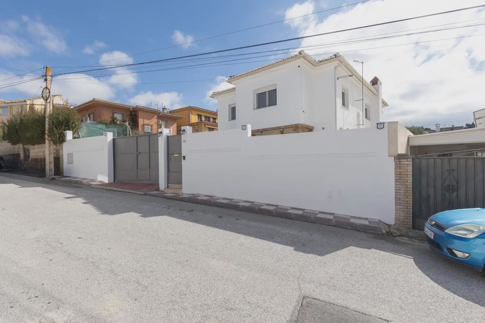 Villa/Maison à vendre à Otura avec garage - 369 000 € (Ref: 9837489)