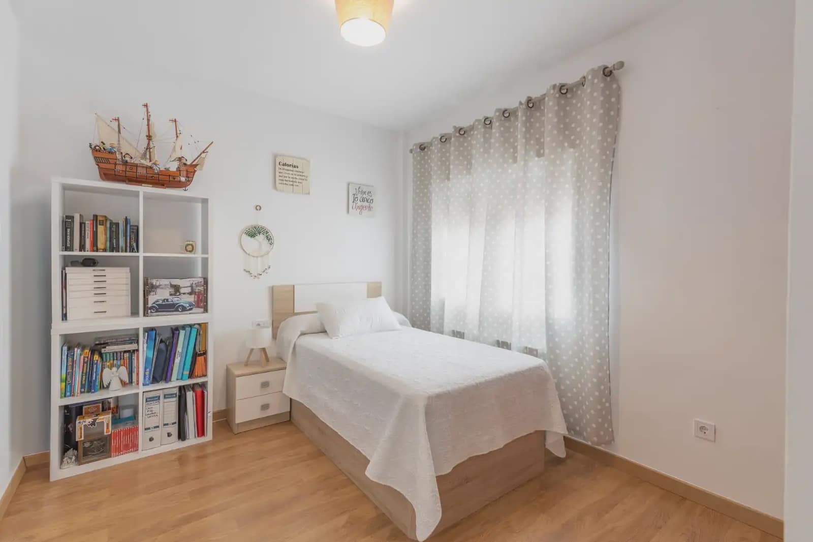 Villa/Maison à vendre à Otura avec garage - 369 000 € (Ref: 9837489)