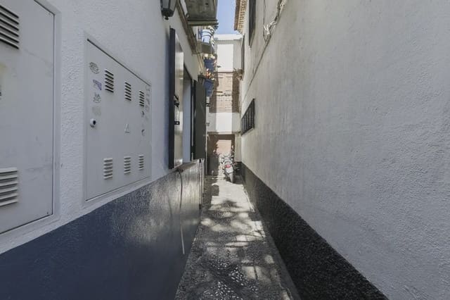 Hus til salgs i Albaicin, Granada by - € 750 000 (Ref: 9837490)