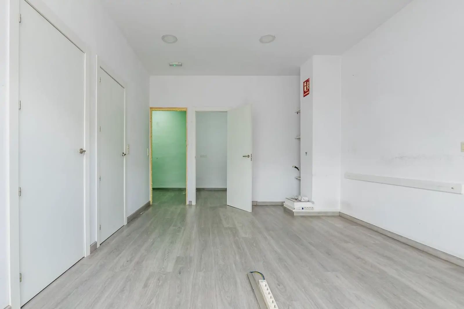 Local Comercial en Granada ciudad en venta - 118.000 € (Ref: 9837494)