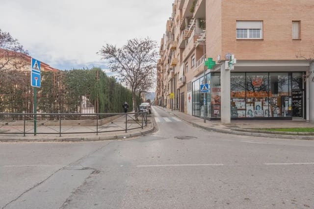 Local Comercial en Cervantes, Granada ciudad en venta - 118.000 € (Ref: 9837494)