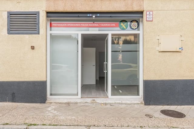 Local Comercial en Cervantes, Granada ciudad en venta - 118.000 € (Ref: 9837494)